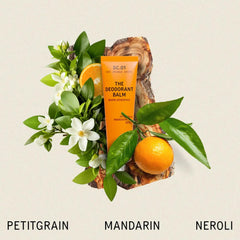 AKT Déodorant Baume – texture invisible, peau lisse et sans traces.