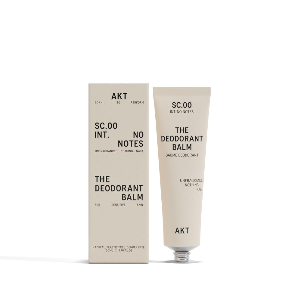 AKT Baume Déodorant – texture crème invisible qui sèche rapidement et protège toute la journée.