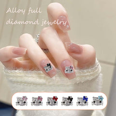 Charm chaton 3D Akutoer pour embellir les ongles et créer des looks uniques.