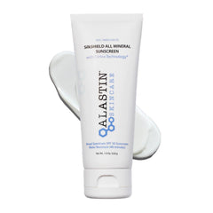 ALASTIN SilkSHIELD flacon solaire sur peau propre, protection légère et sans parfum.