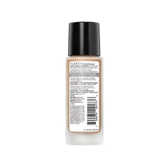 Application rapide d’Almay Comfort Matte pour un teint uniforme toute la journée.