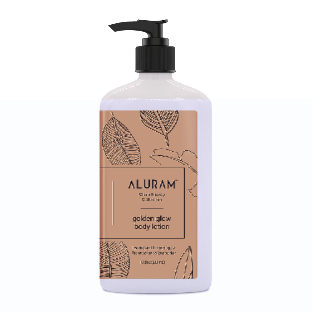 ALURAM Lotion Éclat Doré sur bouteille, teint lumineux et peau hydratée.