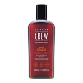 Shampoing American Crew pour homme, bouteille visible, nettoyage quotidien sans silicone.