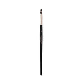 Pinceau n°3 d'Anastasia Beverly Hills pour une ligne conique précise.