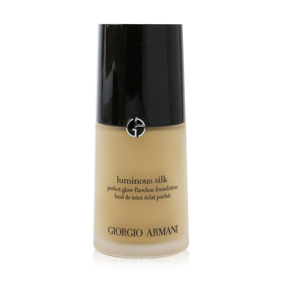 Armani Beauty Luminous Silk dans sa bouteille, teint naturel et lumineux.