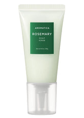 AROMATICA gommage cuir-chevelu romarin: exfoliation en douceur et élimination des résidus.