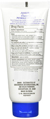 Gros plan sur le produit ASSURED vaseline-crème-mains, texture crémeuse et agréable.