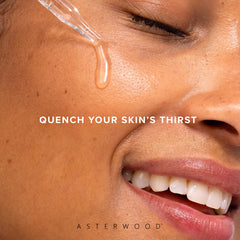 Peau légèrement humide après application; Asterwood pénètre en profondeur.