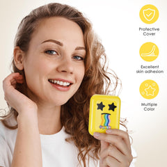 Pansement AUSLKA étoile jaune en hydrocolloïde masque discrètement les boutons.
