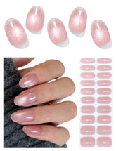 AutyaMee rubans gel nude-pink cat-eye pour une manucure rapide et chic.
