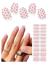 AutyaMee boîte vernis semi-cure pois noirs prête pour une manucure à domicile.