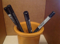 AVON Glimmersticks Crayon Yeux Noir Intense Crème, application lisse et longue tenue.