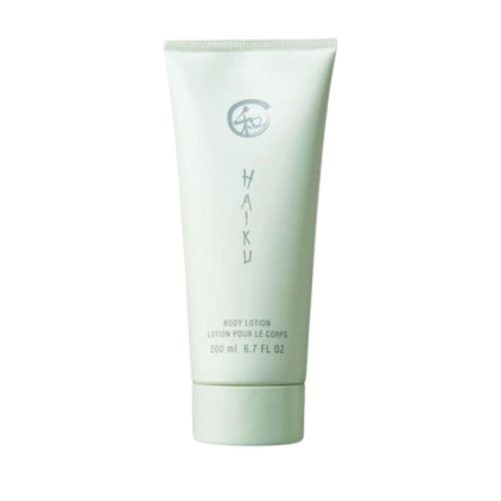 Lotion Avon's Haiku pour le corps dans sa bouteille, hydratation durable et parfum léger.