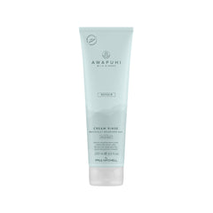 Awapuhi Wild Ginger Crème Rinse – bouteille élégante prête à nourrir les cheveux.