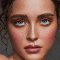 Baby Go teinte subtile taches de rousseur pour un aspect naturel toute la journée.