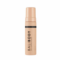 Bali Body Ultra Dark Mousse auto-bronzante, bouteille prête à l'emploi pour bronzer rapide.