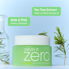 Application du balm sur peau sèche, massage pour dissoudre le maquillage.