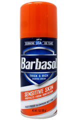 Texture crème riche Barbasol facilite l'application quotidienne.