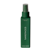 Barefaced Clean Slate Spritz sur le visage pour une peau propre et rafraîchie.