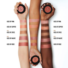 Application avec pinceau doux sur bareMinerals Gen Nude Blonzer.