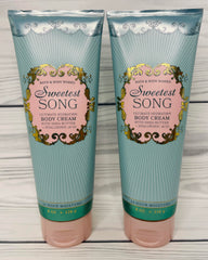 Crème pour le corps Bath & Body Works Chant le Plus Doux, texture nourrissante.
