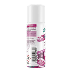 Résultat frais et léger après utilisation du Shampoing Sec Floral et Fruité Blush.