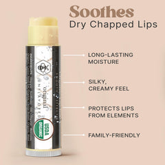 Application du baume Beauty by Earth, lèvres douces et protégées
