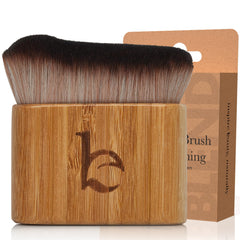 Beauty by Earth - brosse kabuki corps et teint pour une application uniforme.