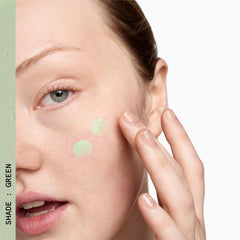 Beauty Pie Superluminous Redness Corrector verte, applicateur intégré, contour précis.