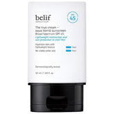 belif Aqua Bomb SPF45, emballage clair et moderne pour une routine solaire quotidienne.