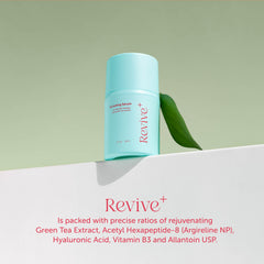 Sérum Berkland extrait de thé vert sur le visage, hydratation rafraîchissante.