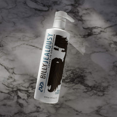 Parfum boisé et frais pour une senteur masculine durable.