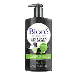 Bioré Netoyant charbon purifiant – texture mousseuse pour nettoyage en profondeur des pores.