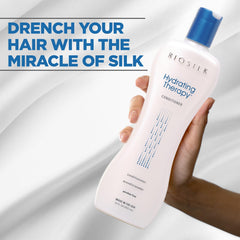BioSilk Hydratant: geste d’application pour cheveux hydratés et démêlés.