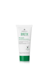 Application sur peau avec Biretix Micropeel, étalement facile et contrôlé.