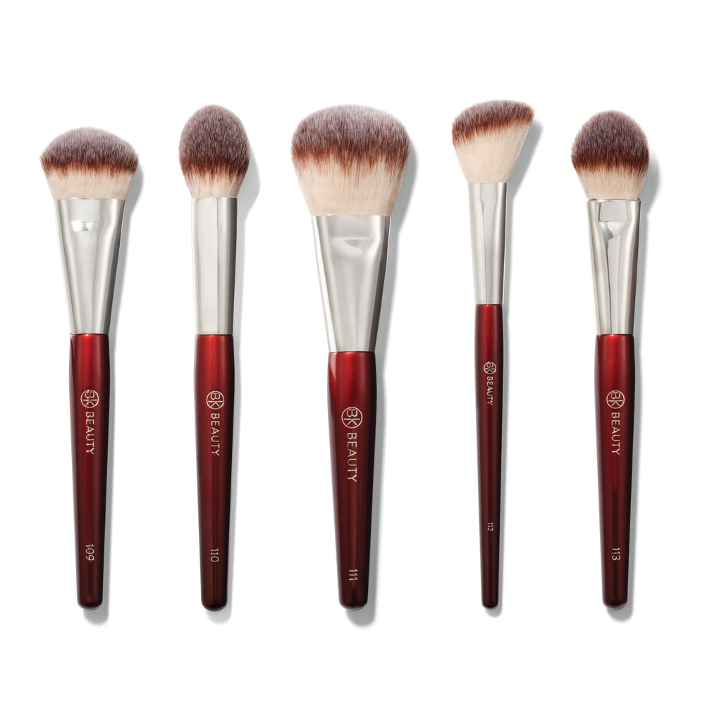 BK Beauty pinceau fond de teint mini-contour pour une application précise.