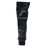 Crème coiffante Blind Barber sur cheveux avec tenue légère et contrôle