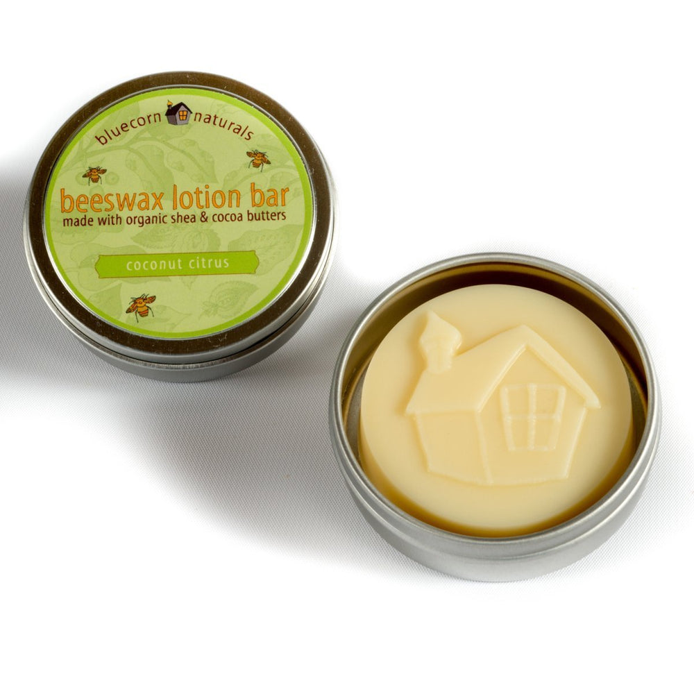 Barre hydratante Bluecorn Beeswax coco-citron pour peau nourrie et souple.