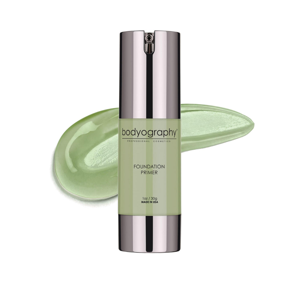Bodyography apprêt-fond-vert neutralise les rougeurs et lisse la peau.