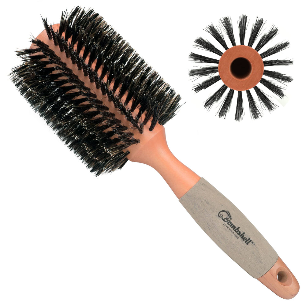 Bombshell brosse ronde avec poils de sanglier naturels pour démêler en douceur.