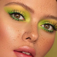 Boobeen Ombres vertes, finitions matte et paillettes pour des looks variés.