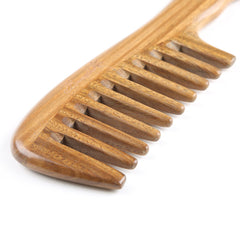Démêlage des cheveux épais et bouclés avec dents larges Breezelike.