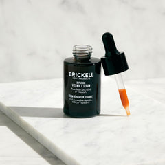 Texture légère du Brickell Men Sérum Vitamine C, peau plus fraîche rapidement.