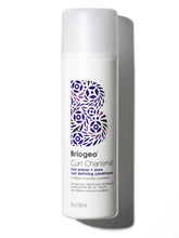 Briogeo Curl Charisma, bouteille d'hydratation pour boucles définies et souples.