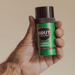 BRUT Déodorant Stick Original – texture crèmeuse et utilisation facile après douche.