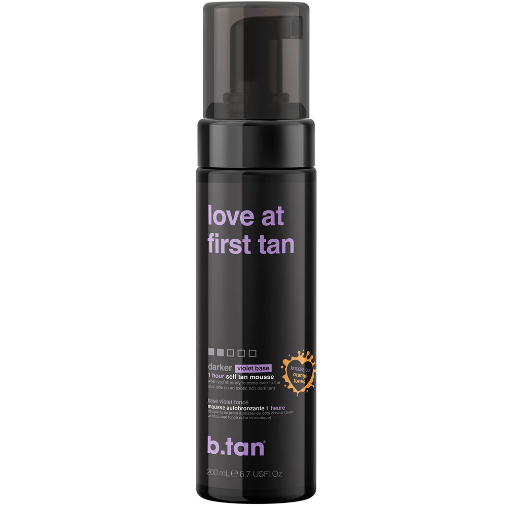 B.TAN Violet Base Mousse visage et corps, texture légère pour une application fluide.