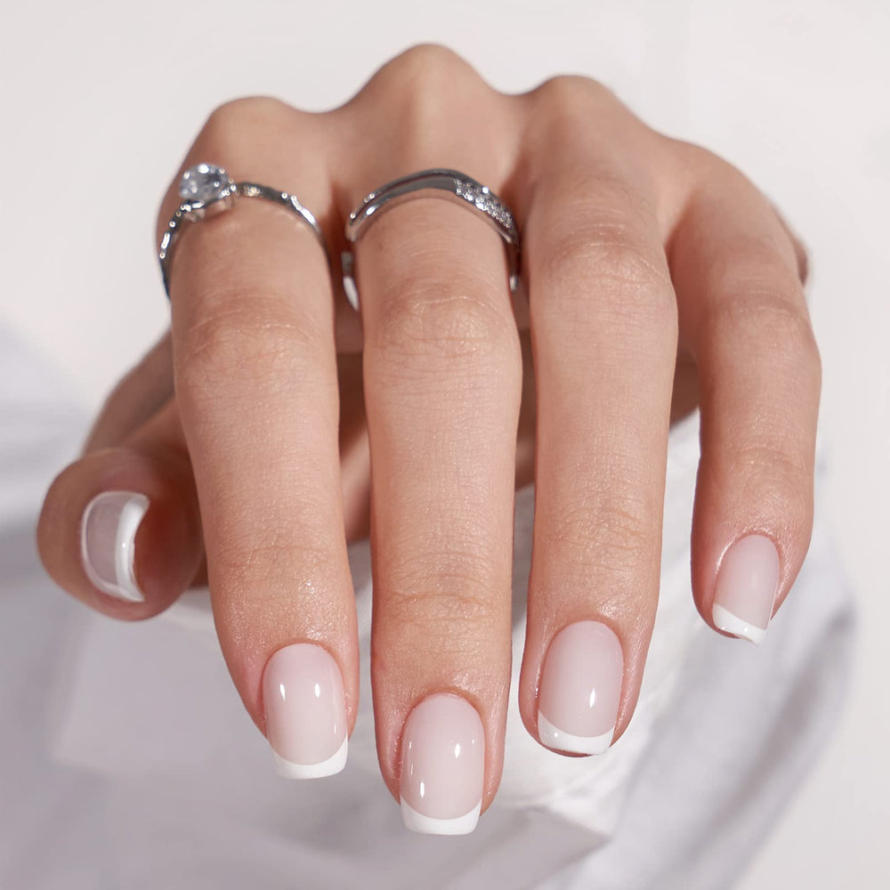 BTArtbox ongles adhésifs blancs carrés, allure élégante et naturelle.