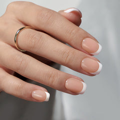 BTArtboxNails extensions-ongles-gel-carre-francais: ajustement précis pour une manucure pro.