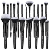 Pinceaux Bueart Design ensemble velours noir pour maquillage fluide et précis.
