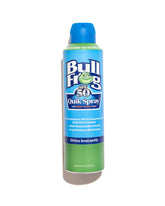 Bullfrog Quik Spray SPF50 sur bouteille, protection solaire pratique.